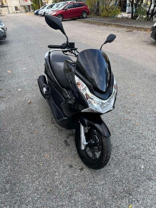 Продавам скутер Honda pcx 125