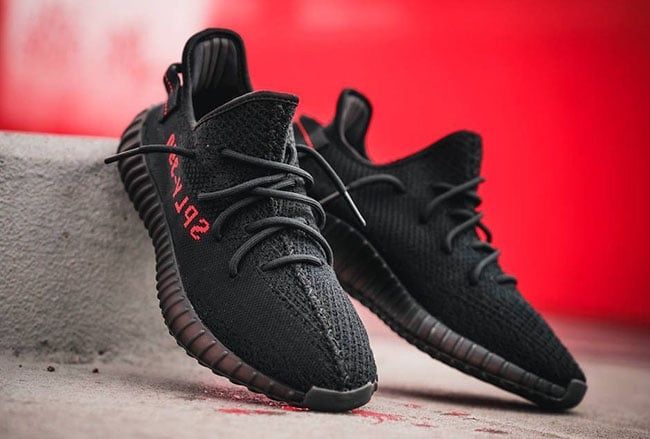 Маратонки Yeezy Adidas оригинални номер 42 черен цвят мъжки модел