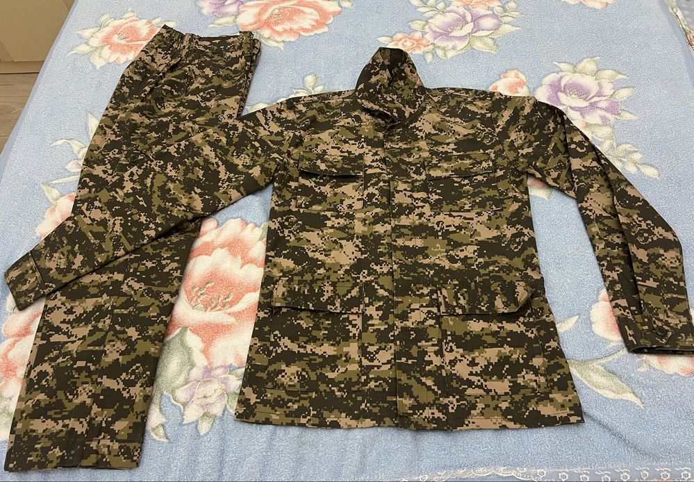 Продам военную форму для НВП 44 размер