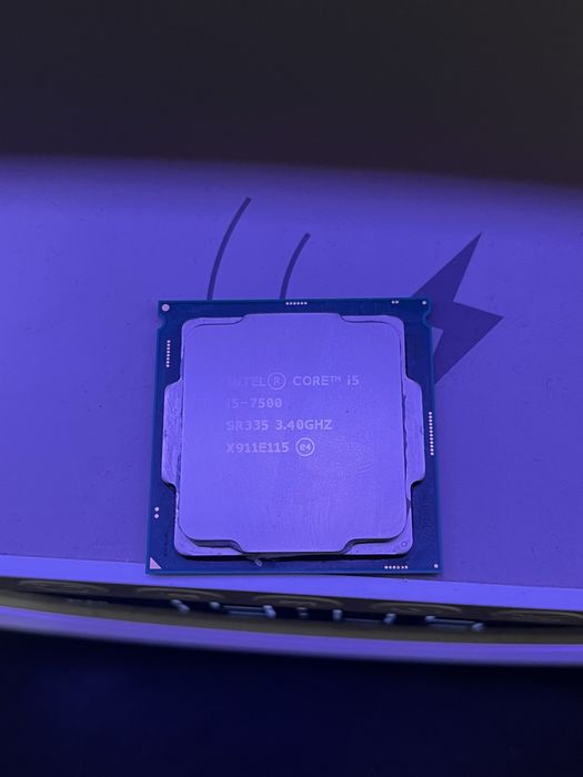 Процессор Intel Core i5-7500 — 3.4 GHz / 4 ядра / отличное состояние
