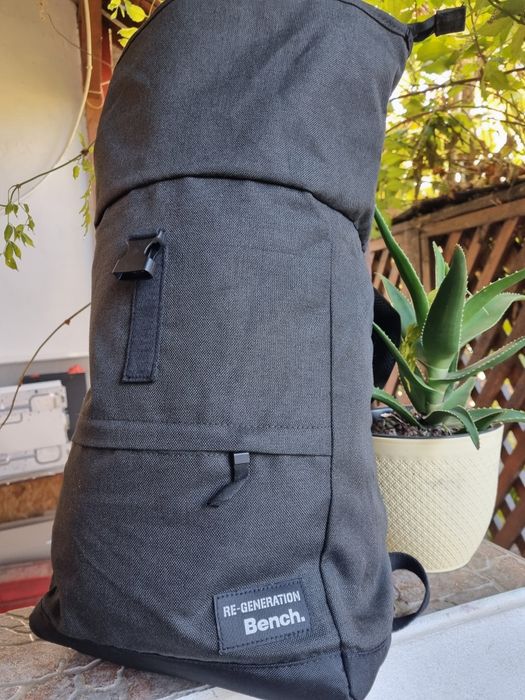 Rucsac Bench , aprox 19 L , material impermeabil, stare impecabila !