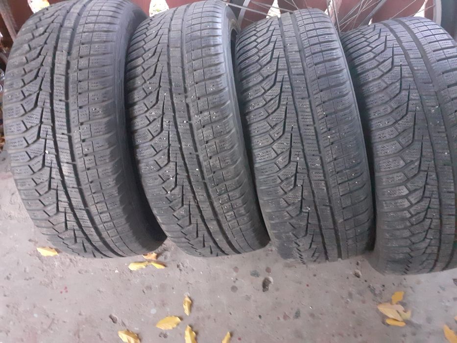 Vand 4 anvelope iarna Hankook205/50/17