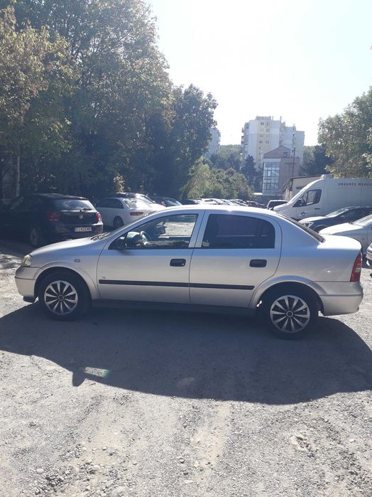 Vand Opel Astra G sedan. An fabricatie 2007.  Km 174250.Pret 1900 euro