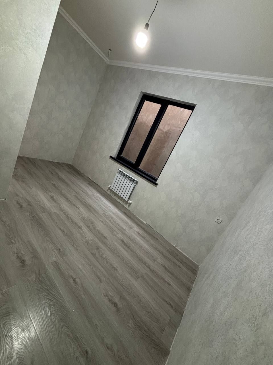 Katej uy. 1.3sotxli 5 xona +2 sanuzel. Narxi 85 000$