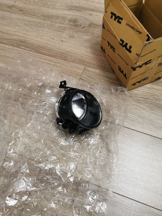 Vând proiector ceata EOS VW dreapta