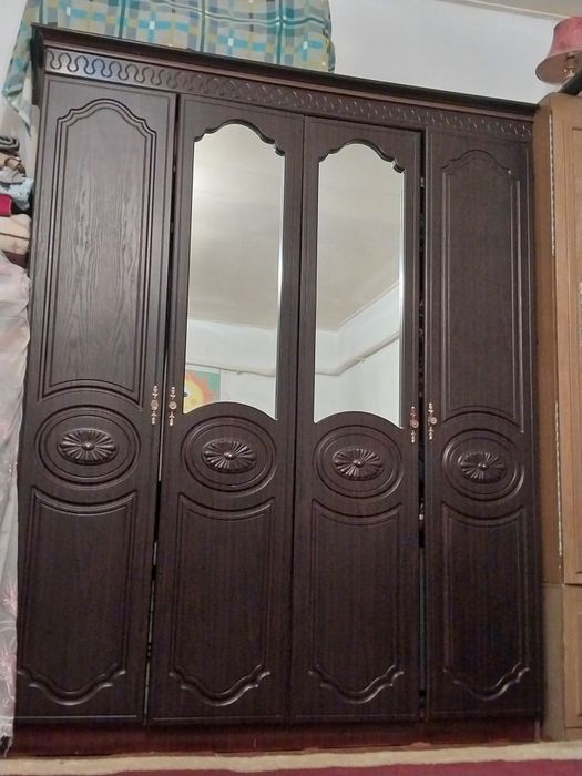 Спальный мебель в хорошем состоянии