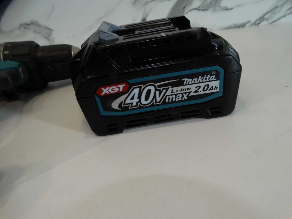 Makita DF 002G + 40 V / 2.0 Ah - Професионален винтоверт