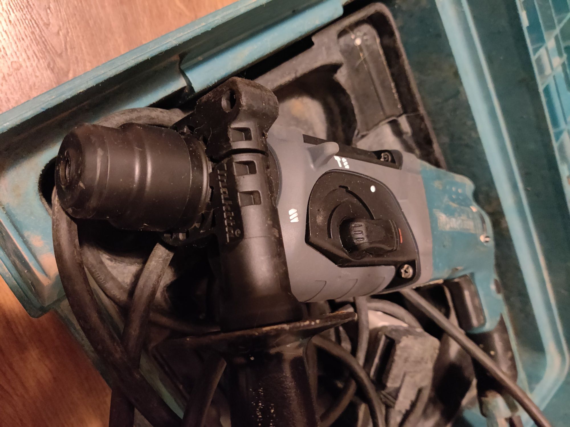 Перфоратор Makita HR2470. Внос Англия