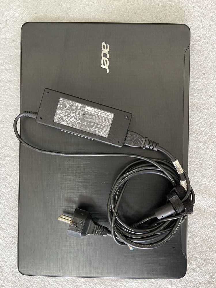 Laptop Acer Aspire F15 i5 2.5 GHz pana la 3.1Ghz