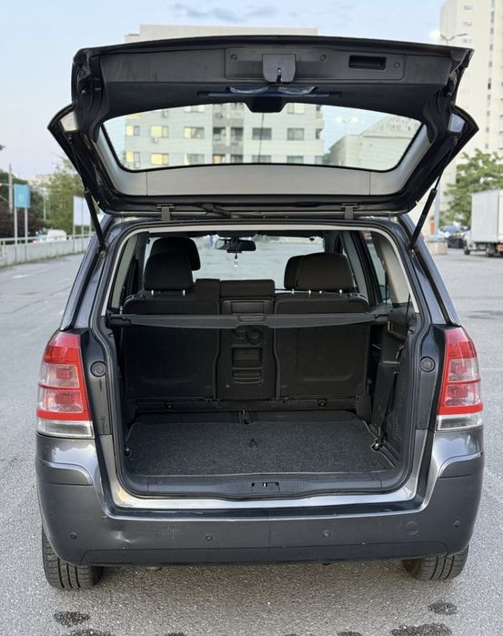 Vând Opel Zafira B din 2011