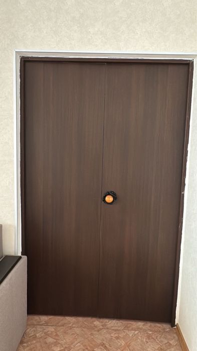 Продам межкомнатную дверь