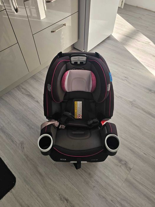 Столче за кола,от бебе до голямо детенце .