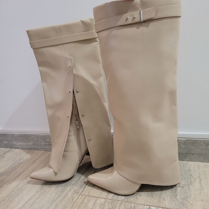 Cizme lungi tip pantalon