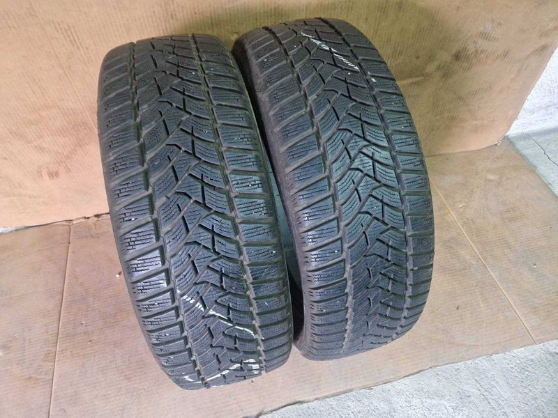 2 Dunlop R17 205/55
зимни гуми
DOT4519