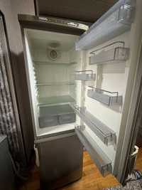 Рабочий Холодильник Roison