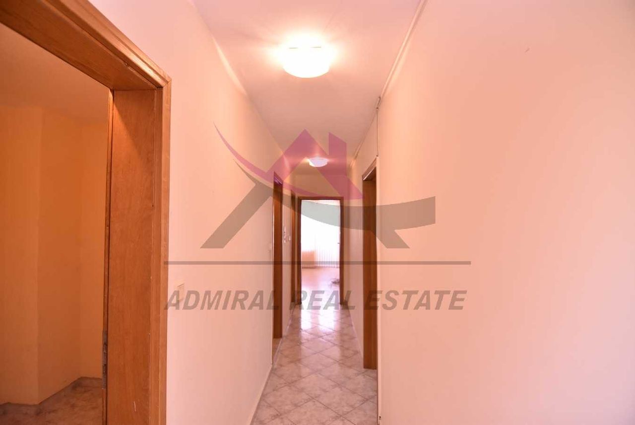 Дава се под наем Магазин в Варна, Базар Левски - 103 кв.м за 650 € - Снимка #5