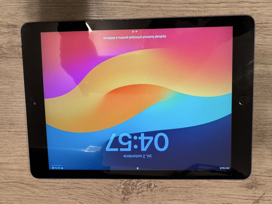 iPad 6 (32GB, WiFi + 4G) – cu husă inclusă