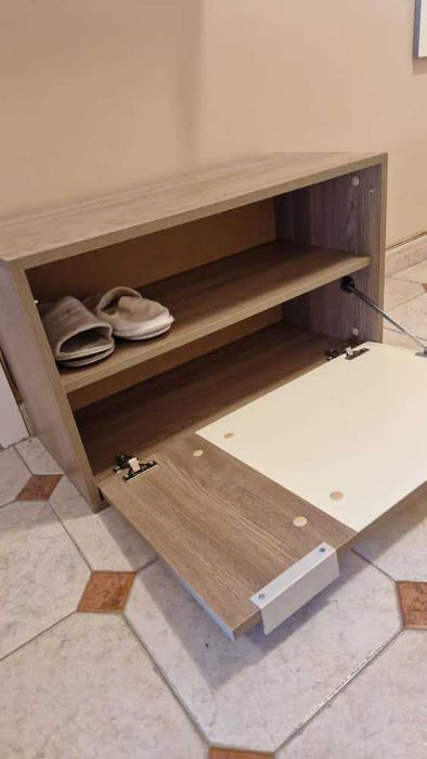 Сет антре: Два шкафа за обувки/чехли, Огледало с рафт, Закачалка