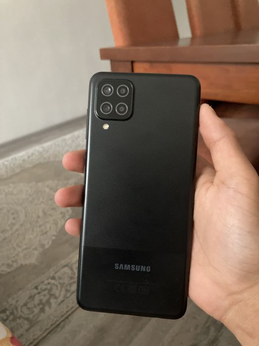 Продам самсунг а12 на 32гб