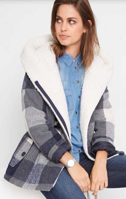 Palton scurt cu glugă