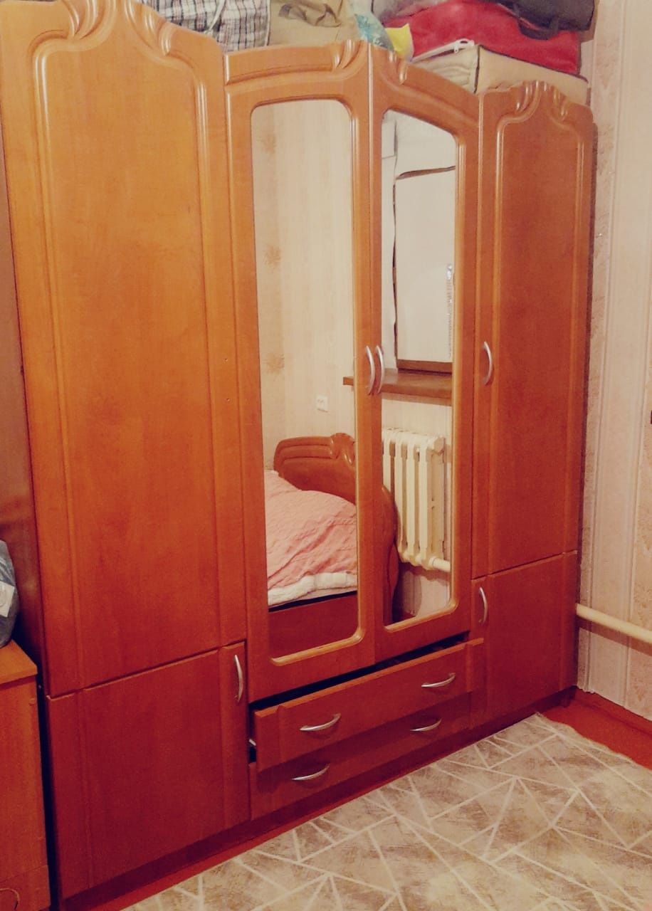 Спальный гарнитур