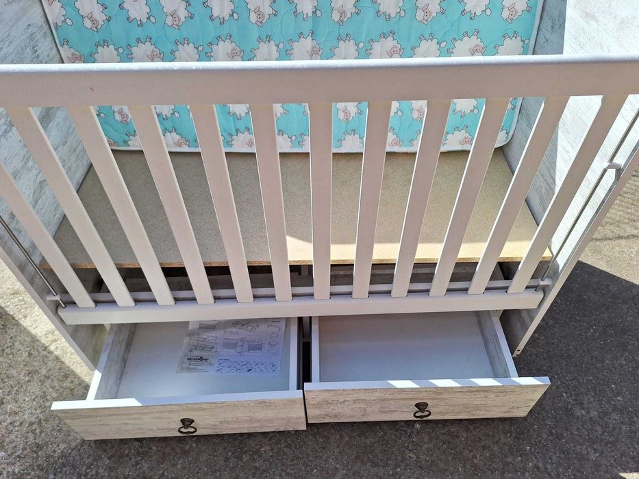 Детски кошетки с люлеещ механизъм и обикновен