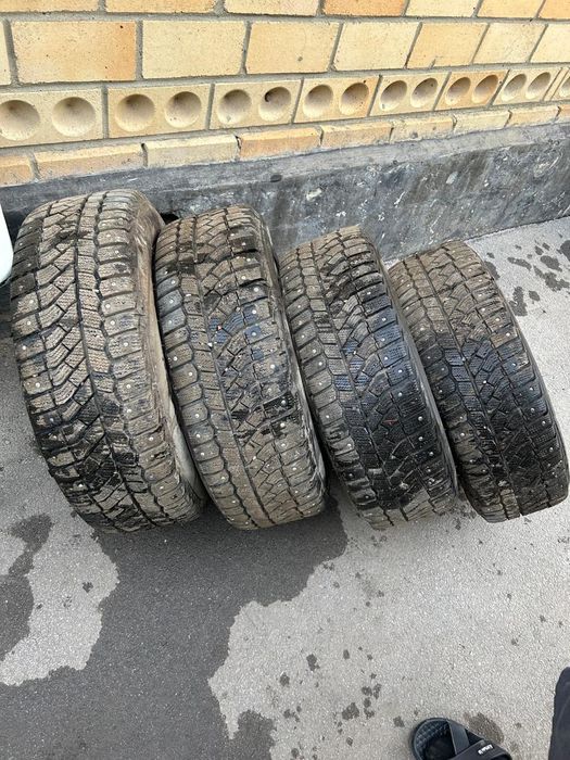 Продам шины с титанами