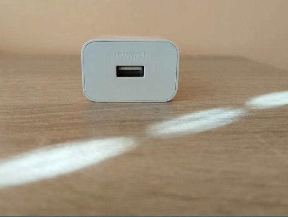 Huawei SuperCharge адаптер