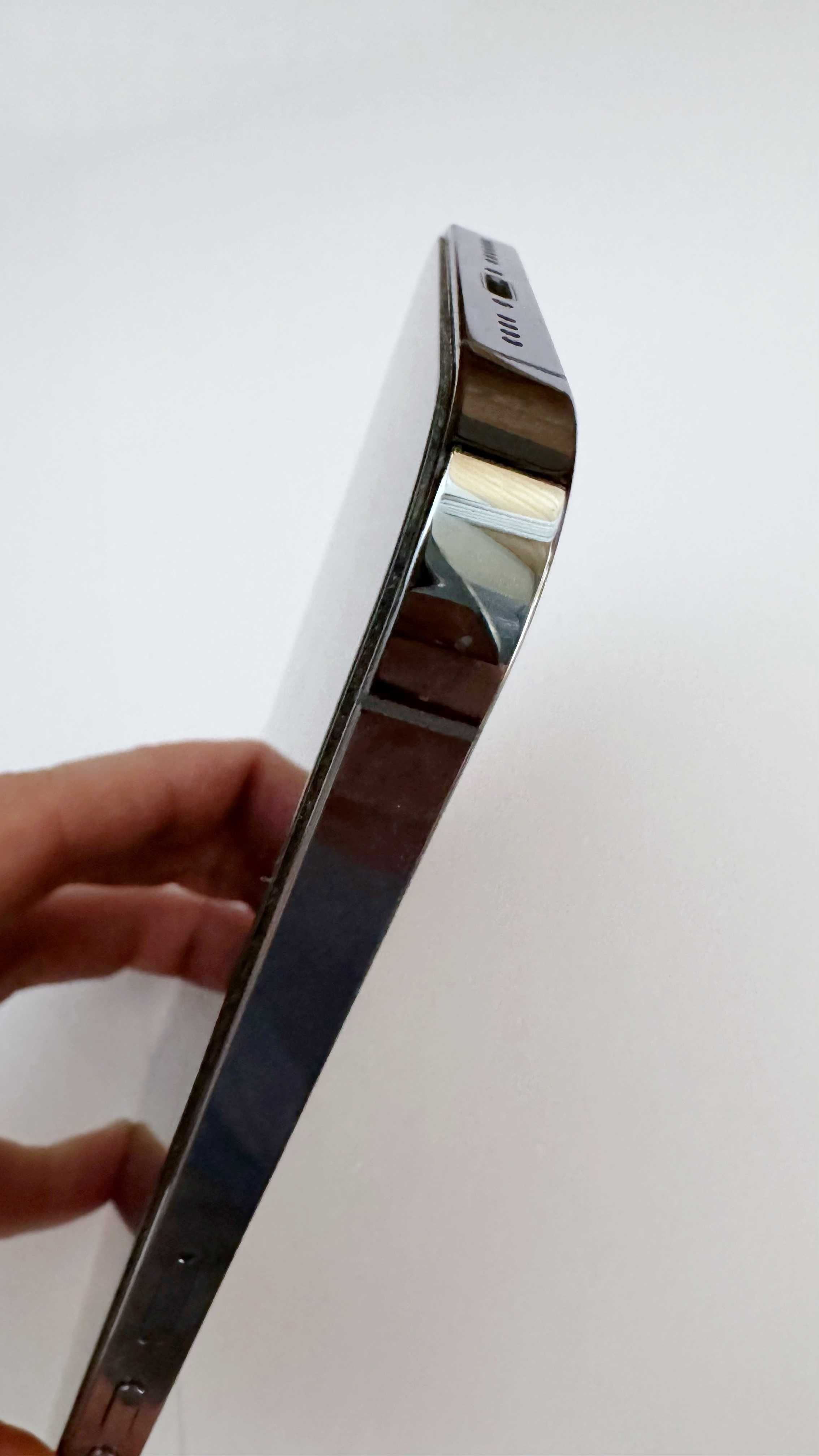 iPhone 13 PRO MAX 1 TB, цвят Sierra Blue. Като нов + нов калъф