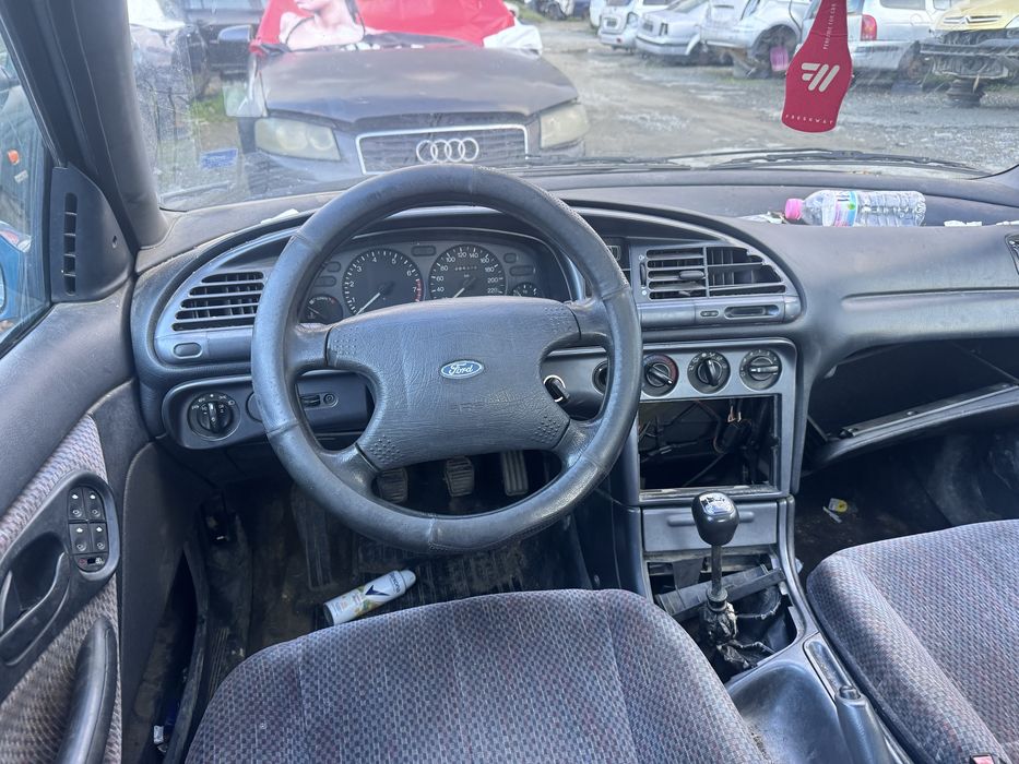 Ford Mondeo 2.0i 16v 136hp 1996г На Части