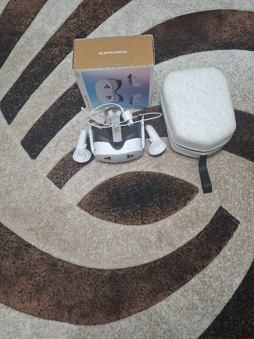 Vând casca de realitate virtuala meta quest 3s cu memoria de 256 de gb