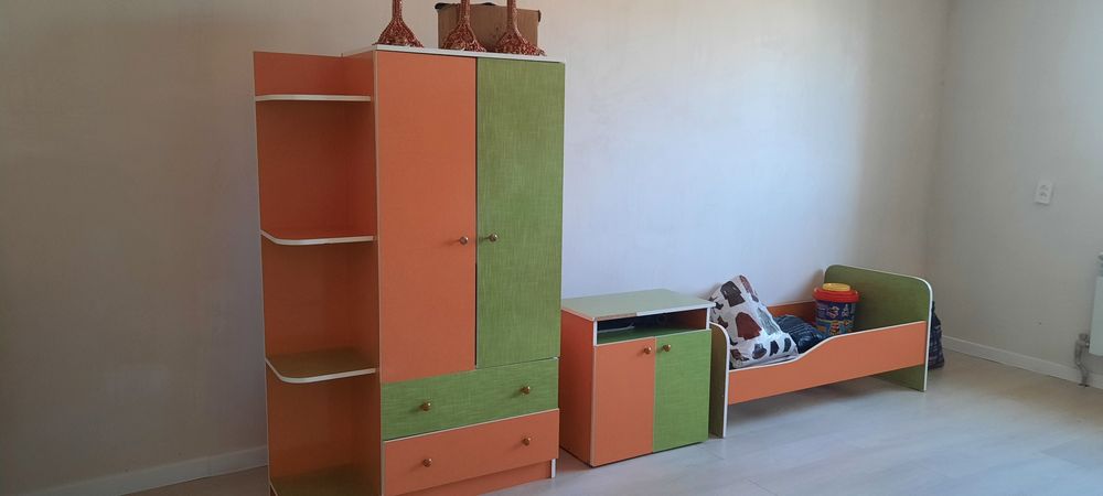 Детский гарнитур мебель комплект. Шкаф тумбочка кровать с матрасом
