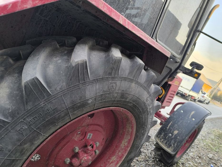 Belarus 892 2traktori sotiladi