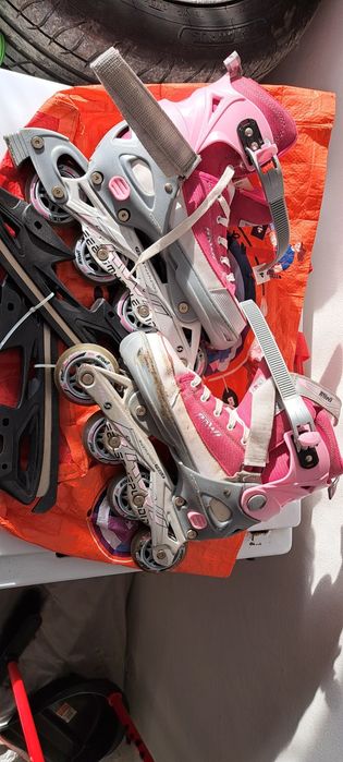 Vând patine cu rotile