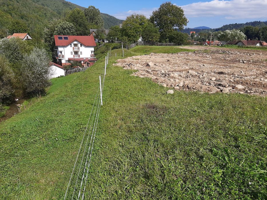 Vând teren intravilan