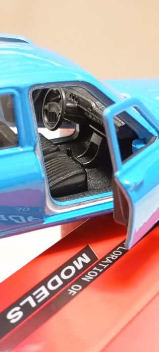 Vând macheta Dacia 1300 NOUA!