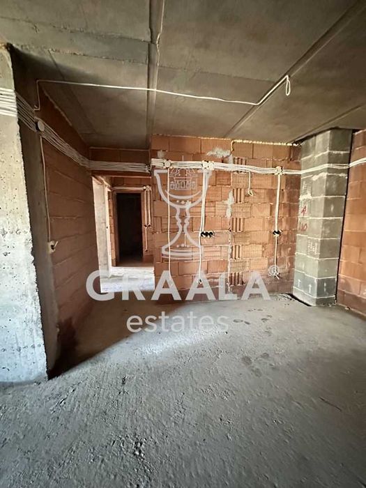 Продава се Тристаен апартамент в София, Витоша - 88 кв.м за 2023 €/кв.м - Снимка #6