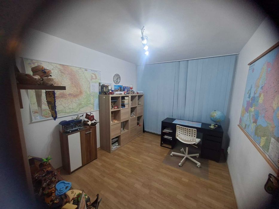 Apartament 3 camere decomadate, zona de jos