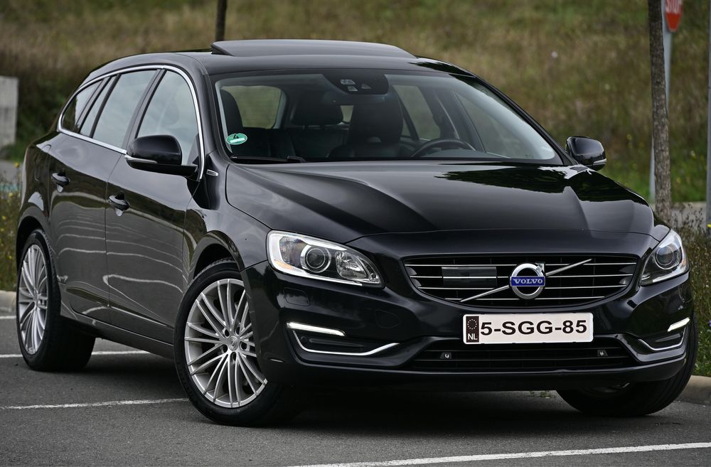 Volvo V60 Plug In Hibrid  2013 D6 4X4  - webasto / distronic etc