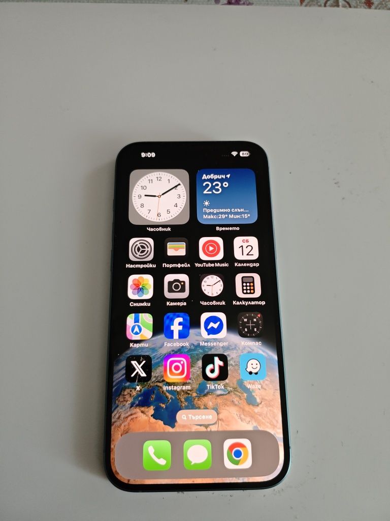 iPhone 16 plus .