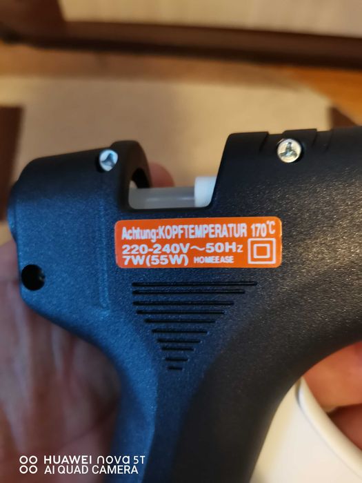 pistol lipit cu tub de silicon