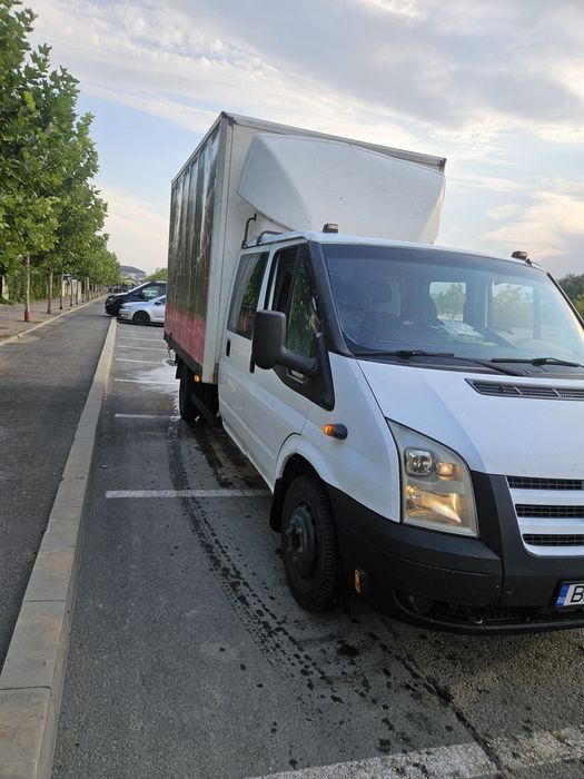Vând sau schimb ford transit