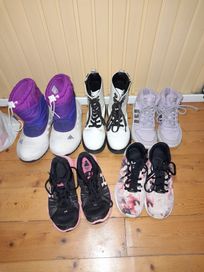 Много обувки за момиче