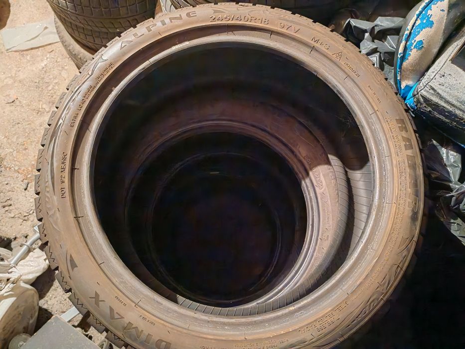 Зимни гуми RADAR 245 40 18 DOT23г.