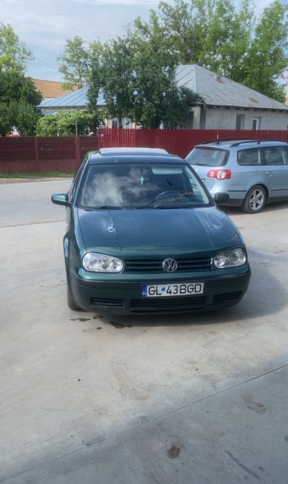 Vand golf 4 1.6 benzina