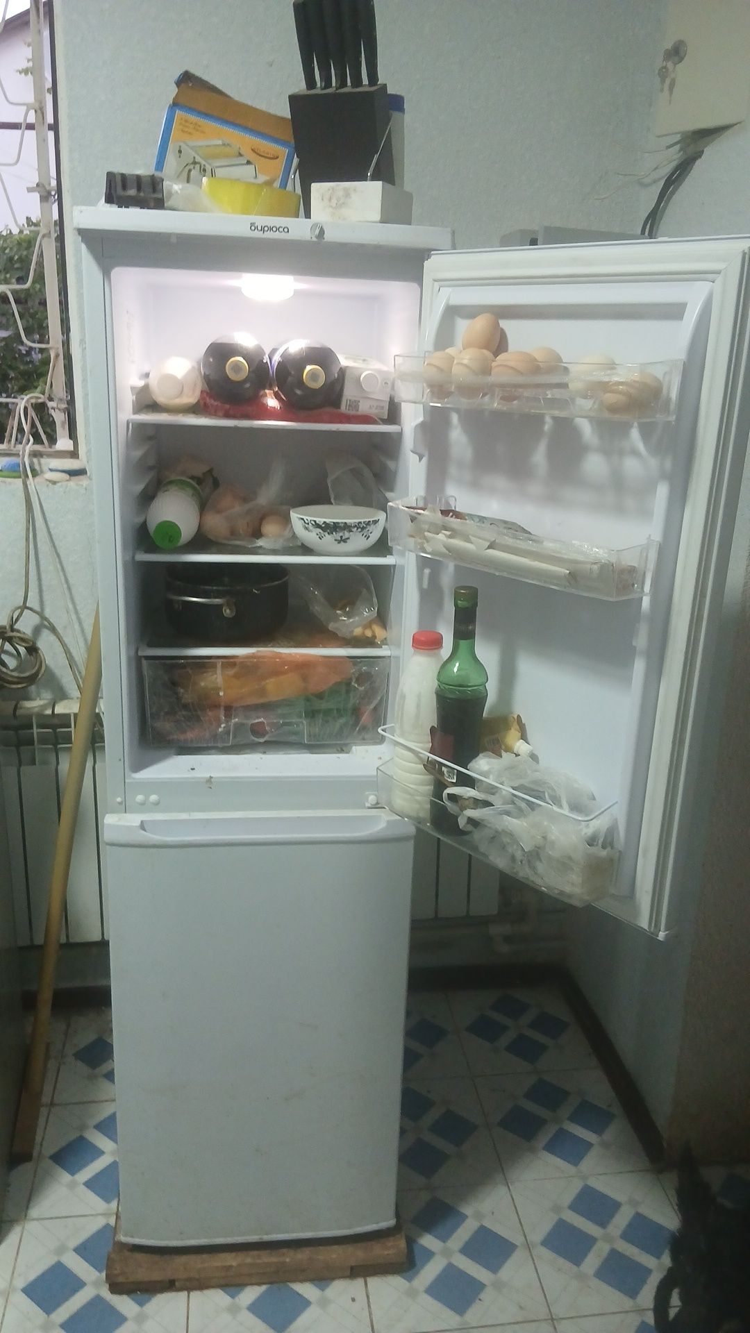 Продам срочно холодильникBirysa