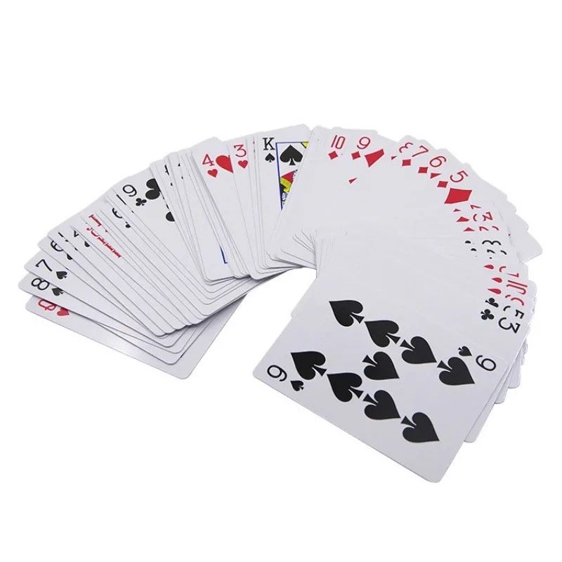 Carti de joc smecherite, semnate pe spate subtil ideale pt poker!