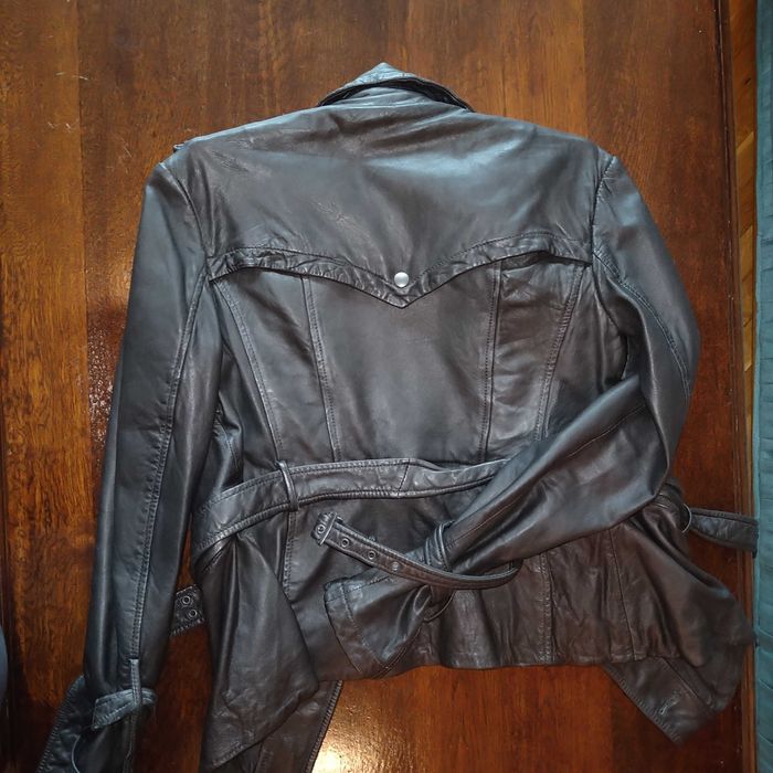 Уникално дамско кожено яке на английската марка All Saints