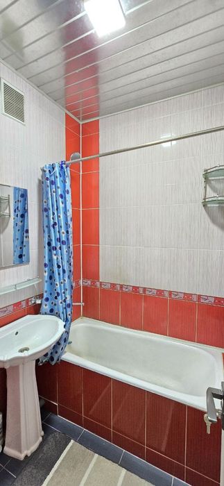 Чиланзар 11кв 2хонали квартира сотилади тоза ремонтда