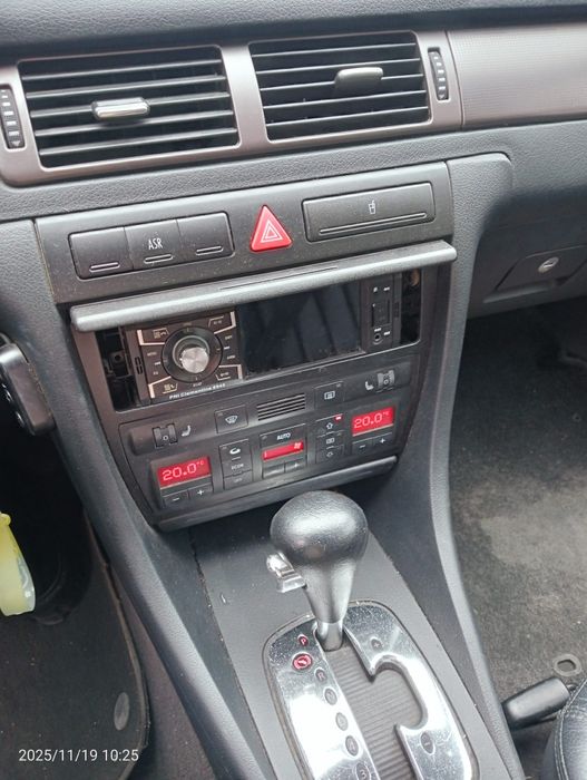 Vând Audi A6 din 1999